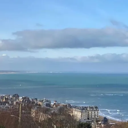 Studio,50 M De La Mer, Centre Ville. * Houlgate