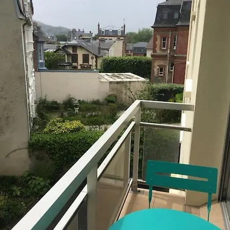 Studio,50 M De La Mer, Centre Ville. Houlgate